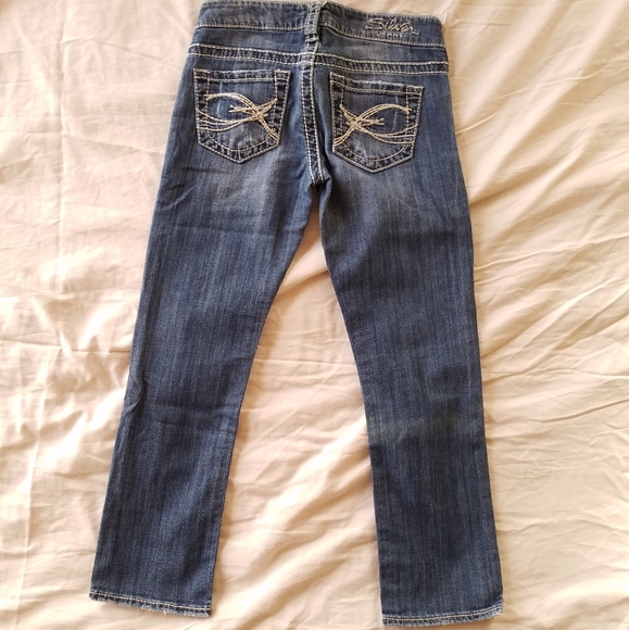Silver Tuesday Distressed Blue Jean Capri Pants - Picture 11 of 13